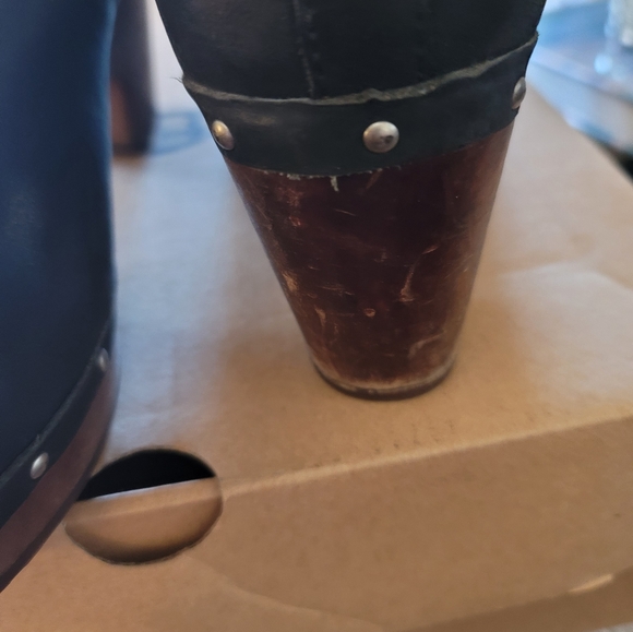 Ugg Lynnea leather , 8 - Picture 5 of 11